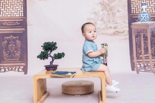 象山宝宝眼睛肿是什么原因